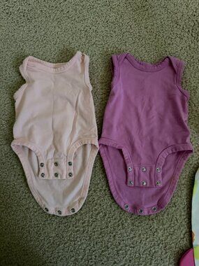 Amazon Essentials Baby Girl Sleeveless Bodysuits Pink & Mauve Set of 2 3M